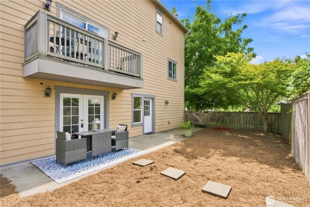 Property photo for 2604 Sw Genesee St, Seattle photo 3