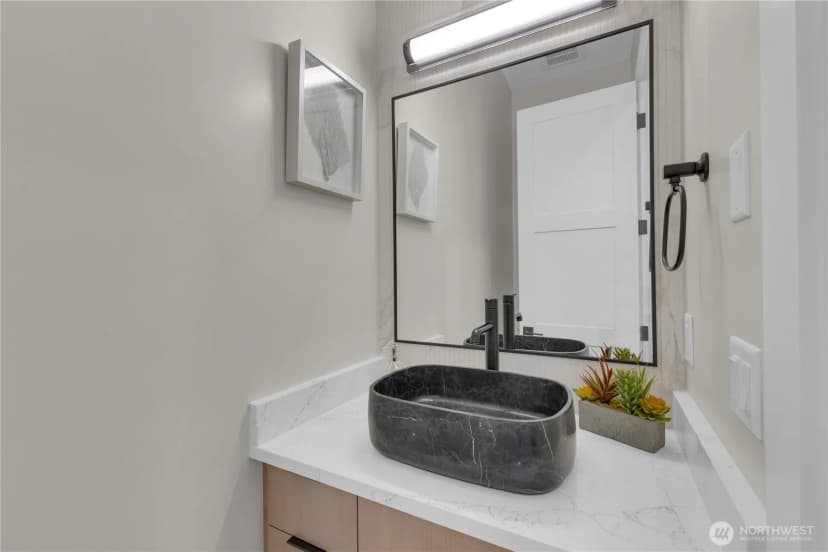 Property photo for 4025 172 Avenue Ne, Redmond photo 11