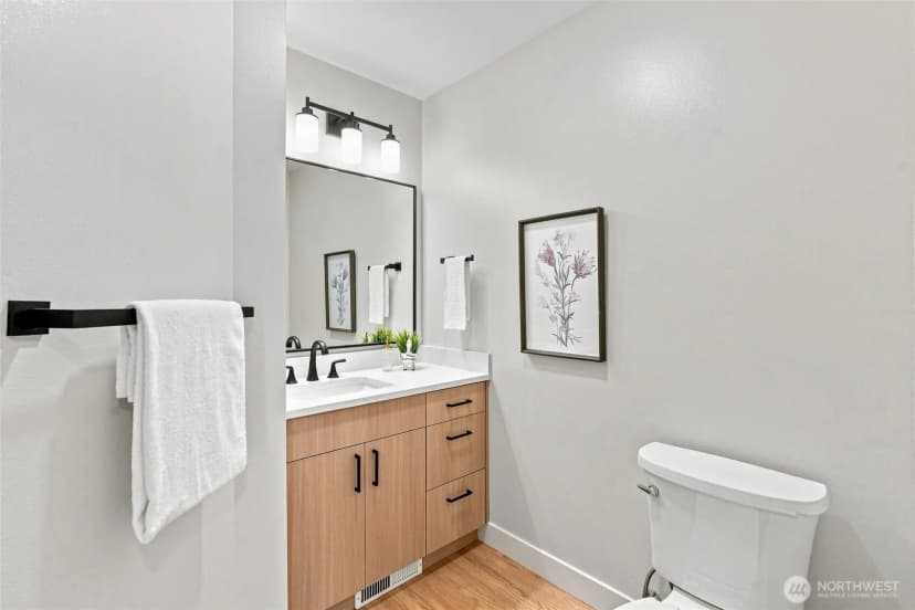 Property photo for 7649 Ne 125th Street, Kirkland photo 12