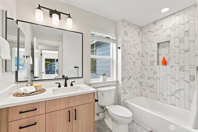Property photo for 7649 Ne 125th Street, Kirkland photo 23