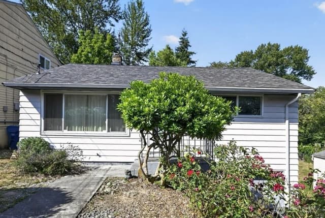 Property photo for 2854 S Juneau Street, Seattle
