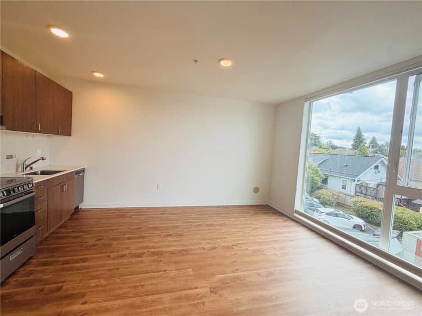 Property photo for 1601 N 45th Street #307, Seattle photo 13