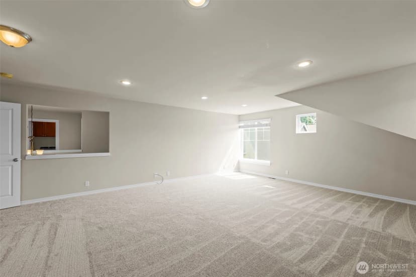 Property photo for 4818 Ne 1st Street, Renton photo 27