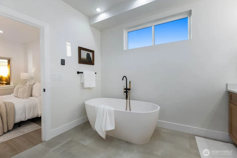Property photo for 2903 Crystal Springs Road W, University Place photo 32