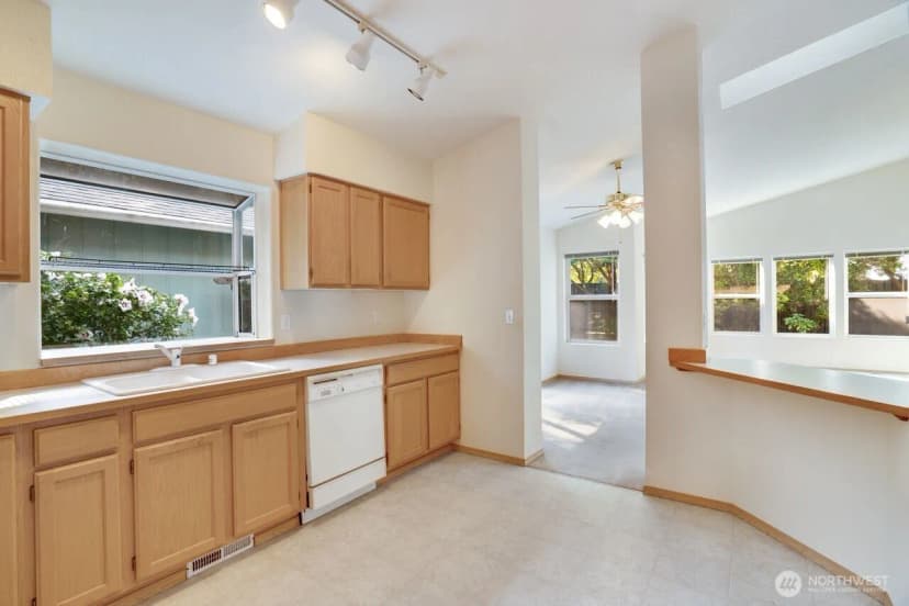 Property photo for 5501 Cricket Lane Se, Lacey photo 9