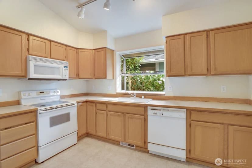 Property photo for 5501 Cricket Lane Se, Lacey photo 8