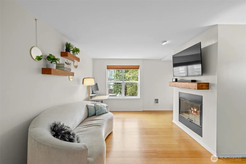Property photo for 520 2nd Avenue W #201, Seattle photo 9