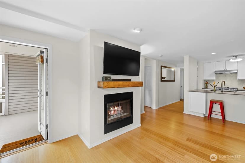 Property photo for 520 2nd Avenue W #201, Seattle photo 10