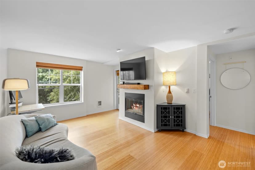 Property photo for 520 2nd Avenue W #201, Seattle photo 8