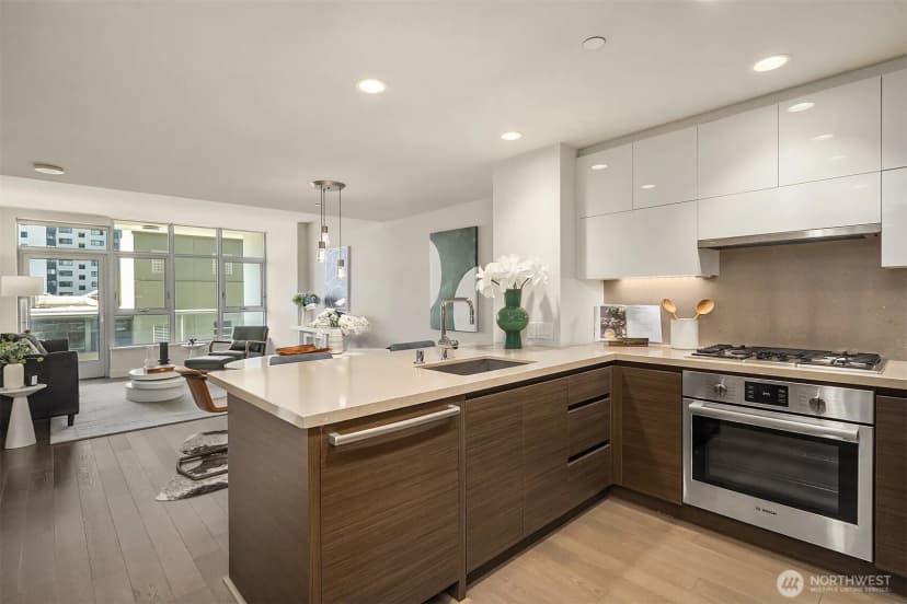 Property photo for 583 Battery Street #508n, Seattle photo 8