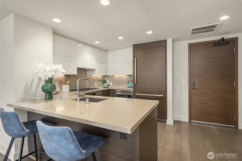 Property photo for 583 Battery Street #508n, Seattle photo 7