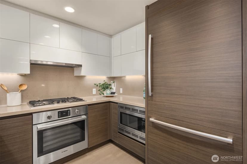 Property photo for 583 Battery Street #508n, Seattle photo 9