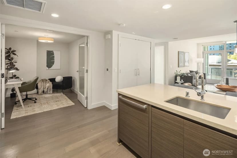 Property photo for 583 Battery Street #508n, Seattle photo 10