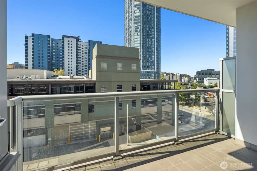 Property photo for 583 Battery Street #508n, Seattle photo 3