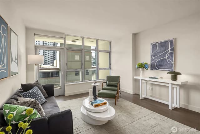 Property photo for 583 Battery Street #508n, Seattle photo 2