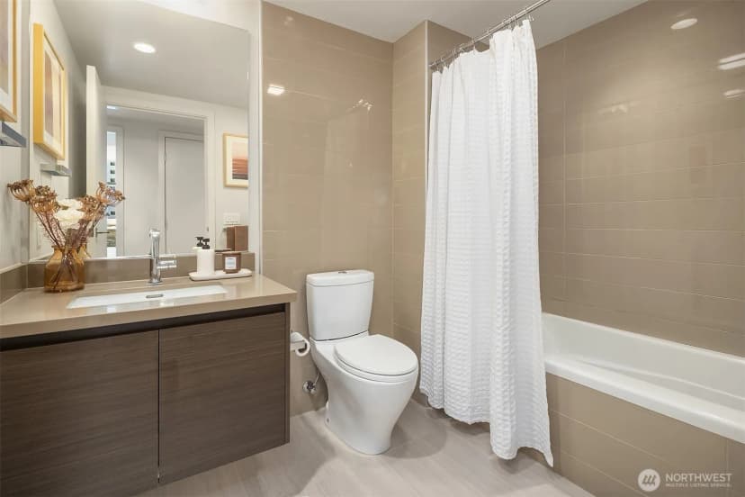 Property photo for 583 Battery Street #508n, Seattle photo 13