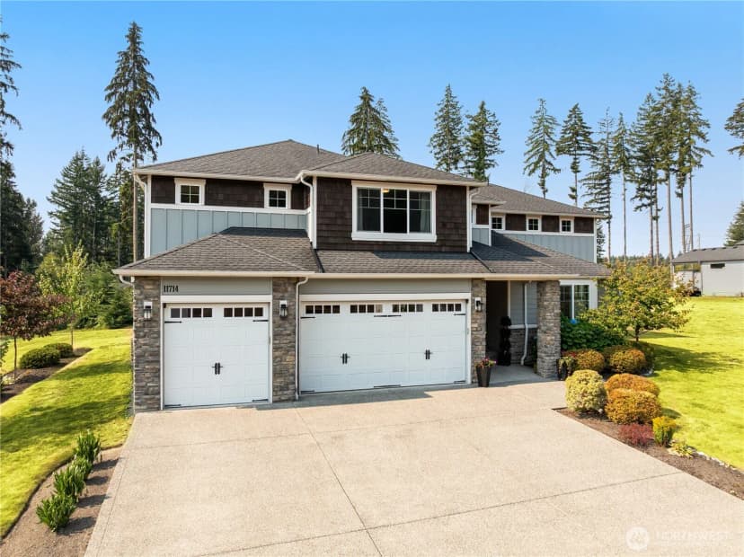 Property photo for 11714 137th Drive Ne, Lake Stevens photo 2