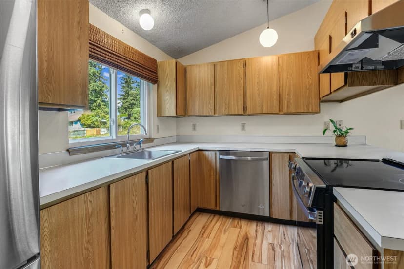 Property photo for 27129 35th Lane S, Kent photo 8