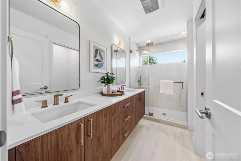 Property photo for 14342 Bagley Avenue N, Seattle photo 19