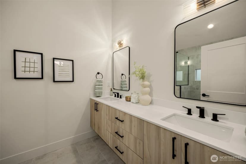 Property photo for 14340 Bagley Avenue N, Seattle photo 12