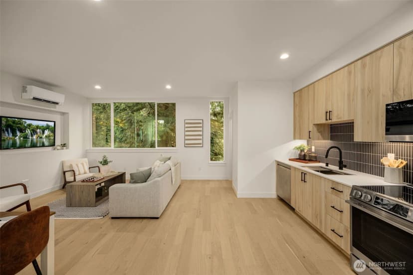 Property photo for 14340 Bagley Avenue N, Seattle photo 6