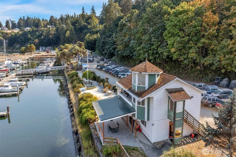 Property photo for 14 S Beach Drive #h, Everett photo 34