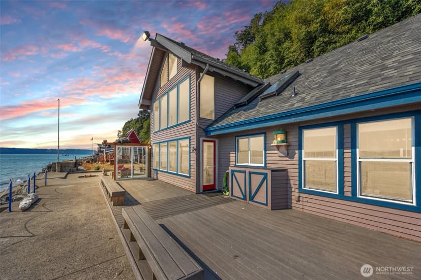 Property photo for 14 S Beach Drive #h, Everett