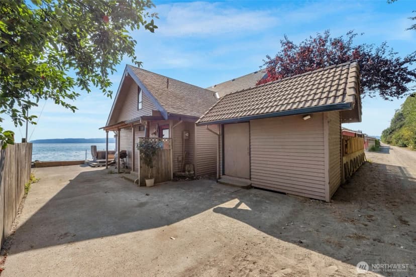 Property photo for 14 S Beach Drive #h, Everett photo 22