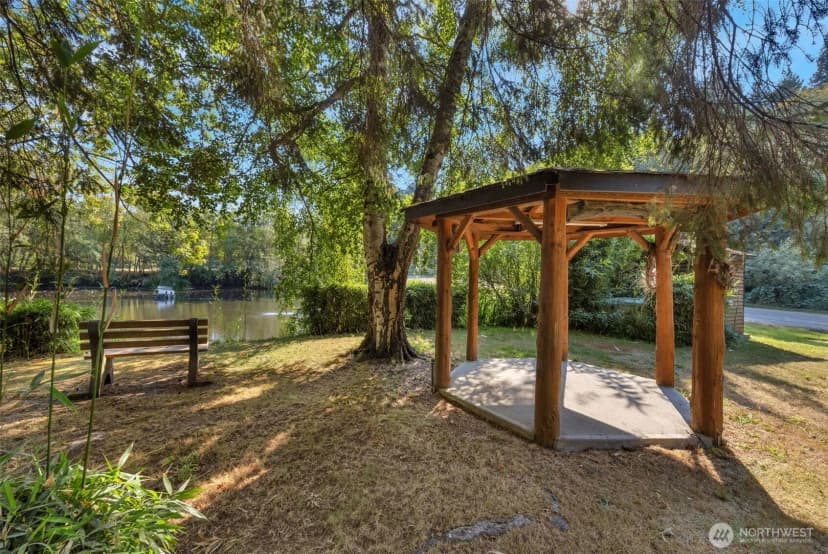 Property photo for 14 S Beach Drive #h, Everett photo 39