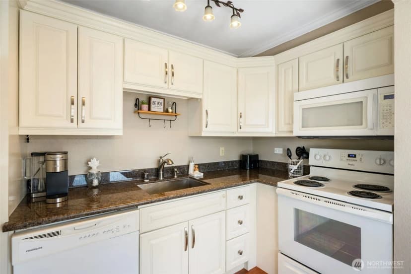 Property photo for 201 2nd Street S #201, Kirkland photo 12