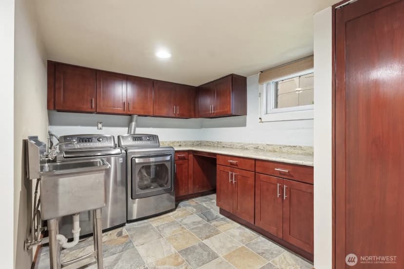 Property photo for 1560 28th Avenue W, Seattle photo 32