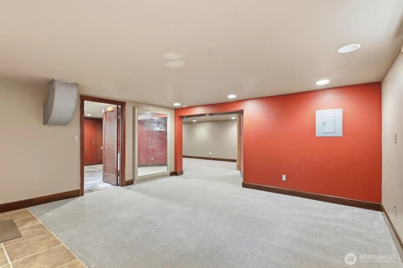 Property photo for 1560 28th Avenue W, Seattle photo 27