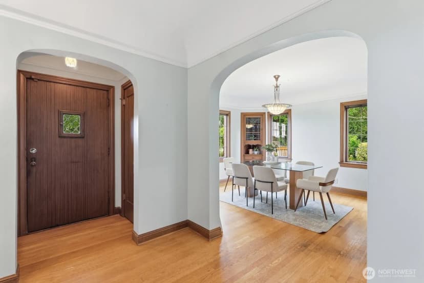 Property photo for 1560 28th Avenue W, Seattle photo 11