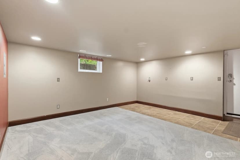 Property photo for 1560 28th Avenue W, Seattle photo 28