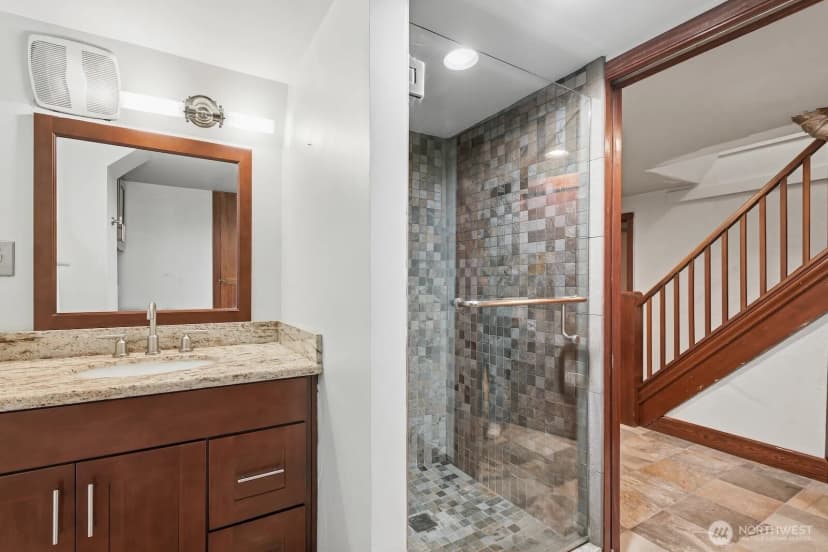 Property photo for 1560 28th Avenue W, Seattle photo 31