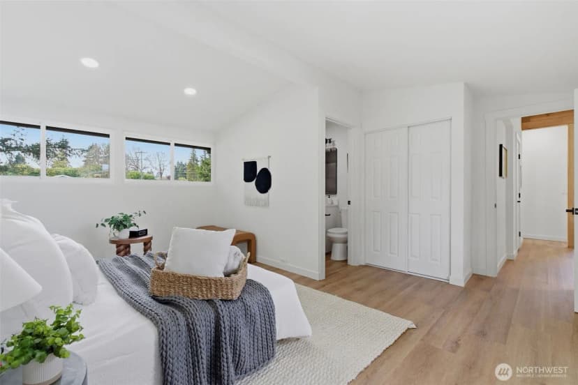 Property photo for 8102 Oakridge Drive Sw, Lakewood photo 16