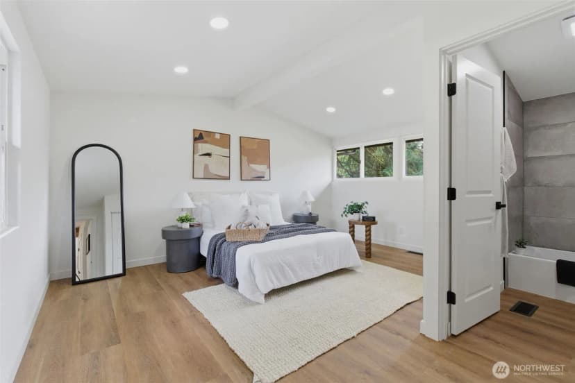 Property photo for 8102 Oakridge Drive Sw, Lakewood photo 14