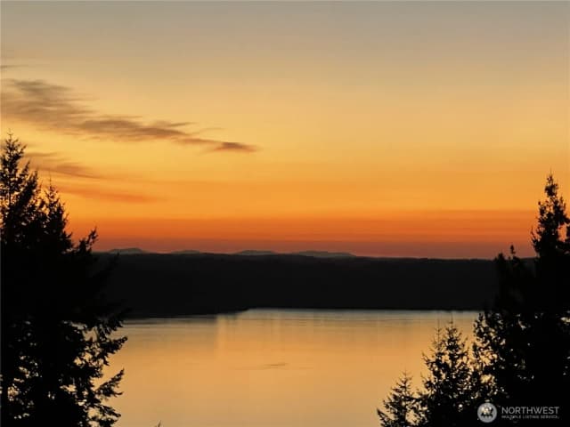 Property photo for 1045 Paha View Drive, Fox Island photo 3