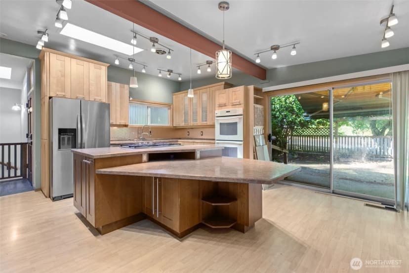 Property photo for 16639 Se 8th Street, Bellevue photo 9