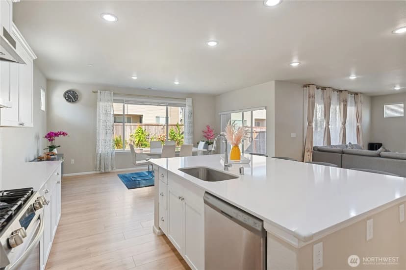 Property photo for 1175 Panoramic Loop, Bremerton photo 9