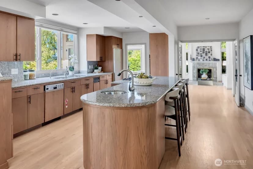 Property photo for 4715 81st Avenue Se, Mercer Island photo 13