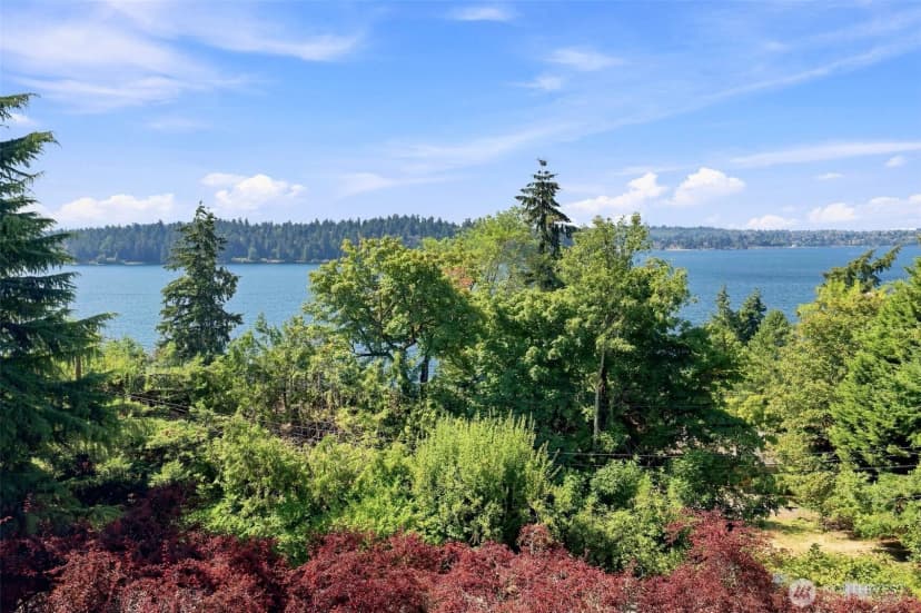 Property photo for 4715 81st Avenue Se, Mercer Island photo 3