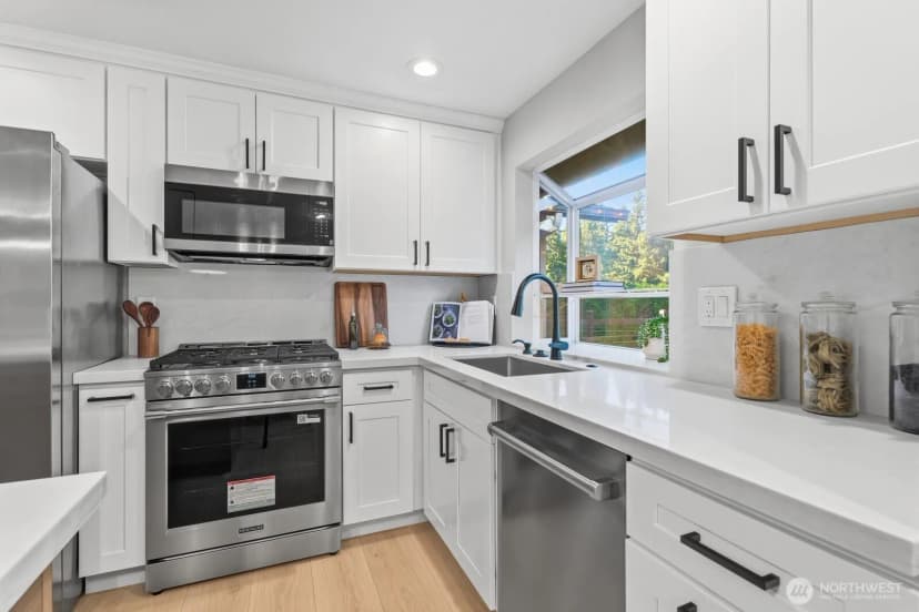 Property photo for 13306 85th Avenue Ne, Kirkland photo 8