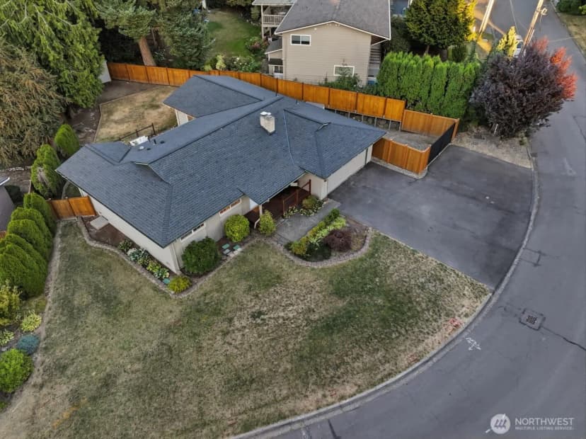 Property photo for 13306 85th Avenue Ne, Kirkland photo 31