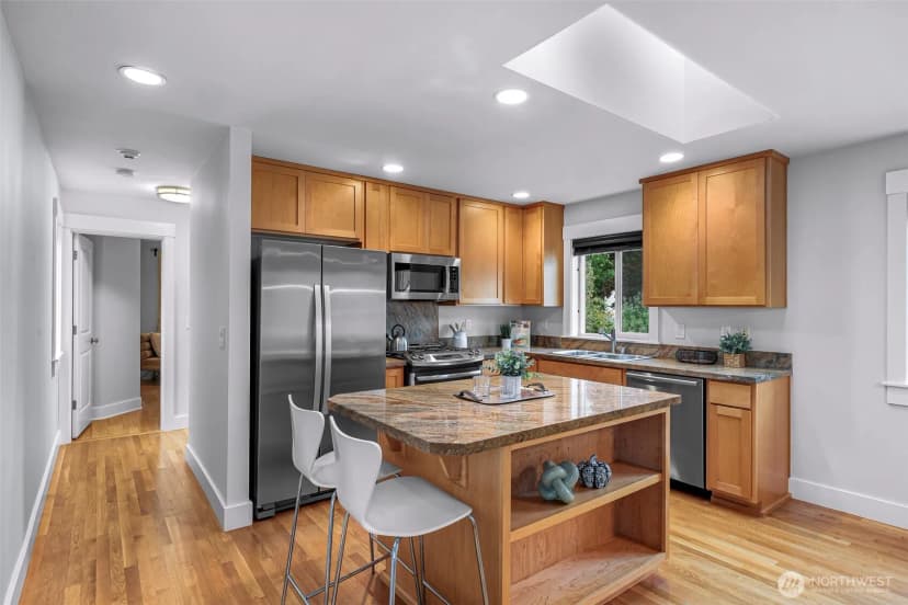 Property photo for 7019 Ravenna Avenue Ne, Seattle photo 11