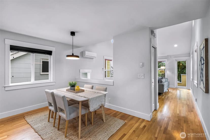Property photo for 7019 Ravenna Avenue Ne, Seattle photo 9