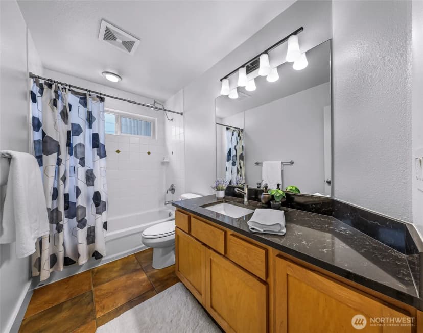 Property photo for 7019 Ravenna Avenue Ne, Seattle photo 24