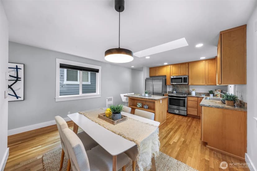 Property photo for 7019 Ravenna Avenue Ne, Seattle photo 12
