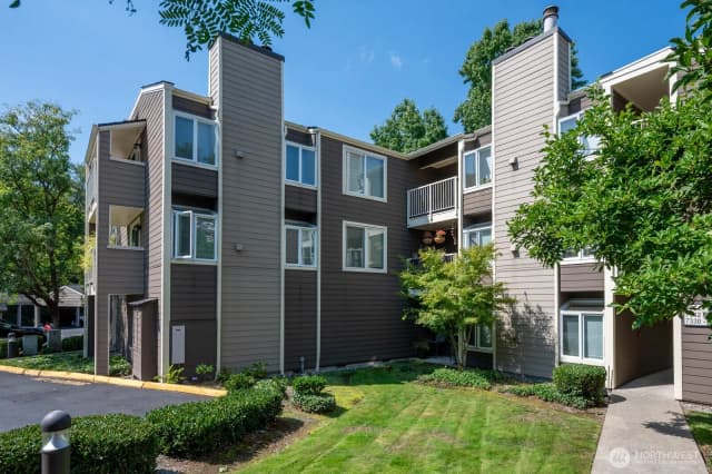 Property photo for 7350 W Lake Sammamish Parkway #3-302, Redmond photo 5