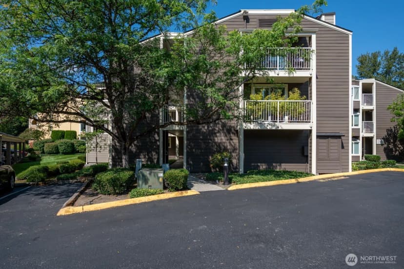 Property photo for 7350 W Lake Sammamish Parkway #3-302, Redmond photo 4